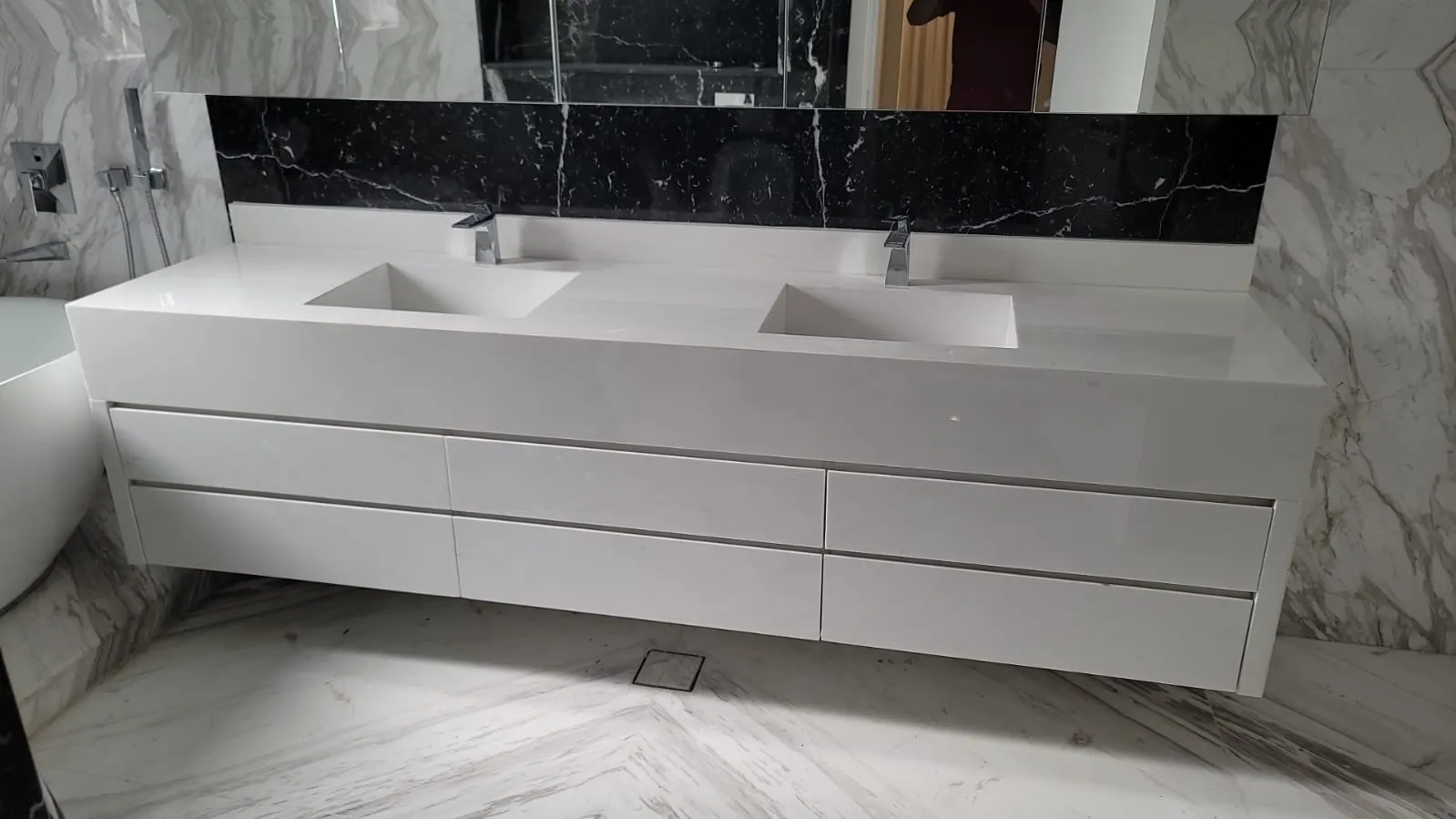 Bathroom vanity installation, Dubai villa interior fit-out — photo 6