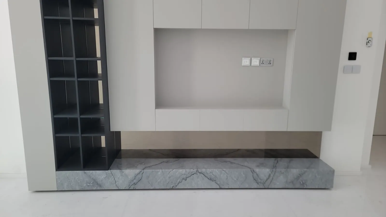 Custom bookshelf cabinetry, Dubai villa interior fit-out — photo 3