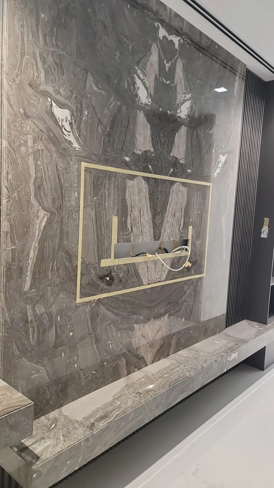 Living room TV feature wall, Dubai villa interior fit-out — photo 7