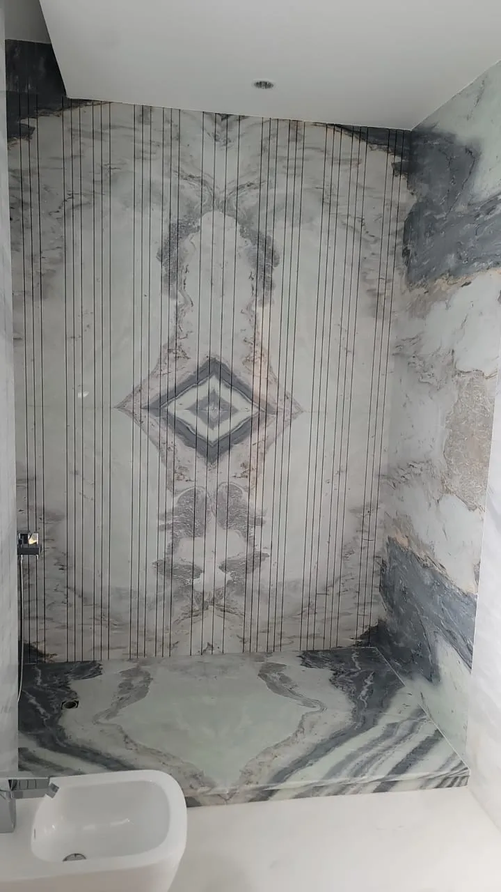 Marble shower wall finish, Dubai villa interior fit-out — photo 1