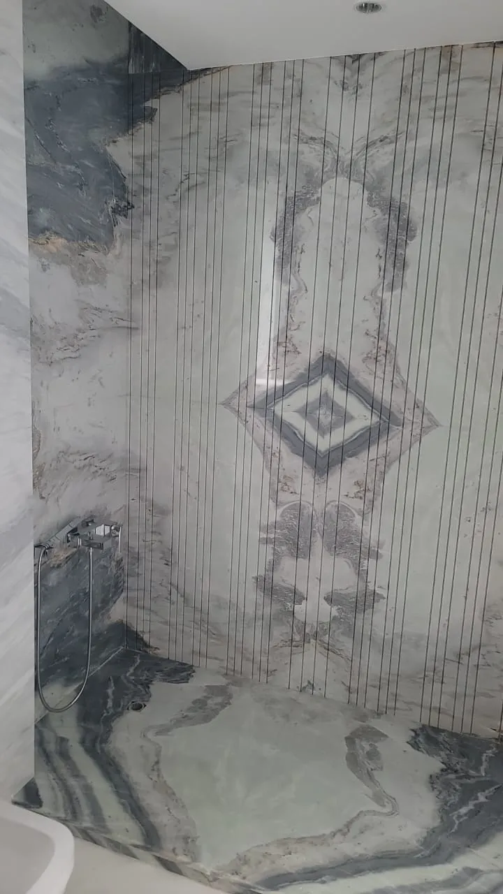 Marble shower wall finish, Dubai villa interior fit-out — photo 3