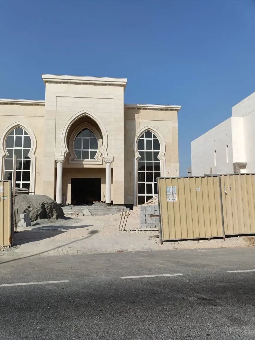Villa exterior façade, Dubai villa construction site — photo 6