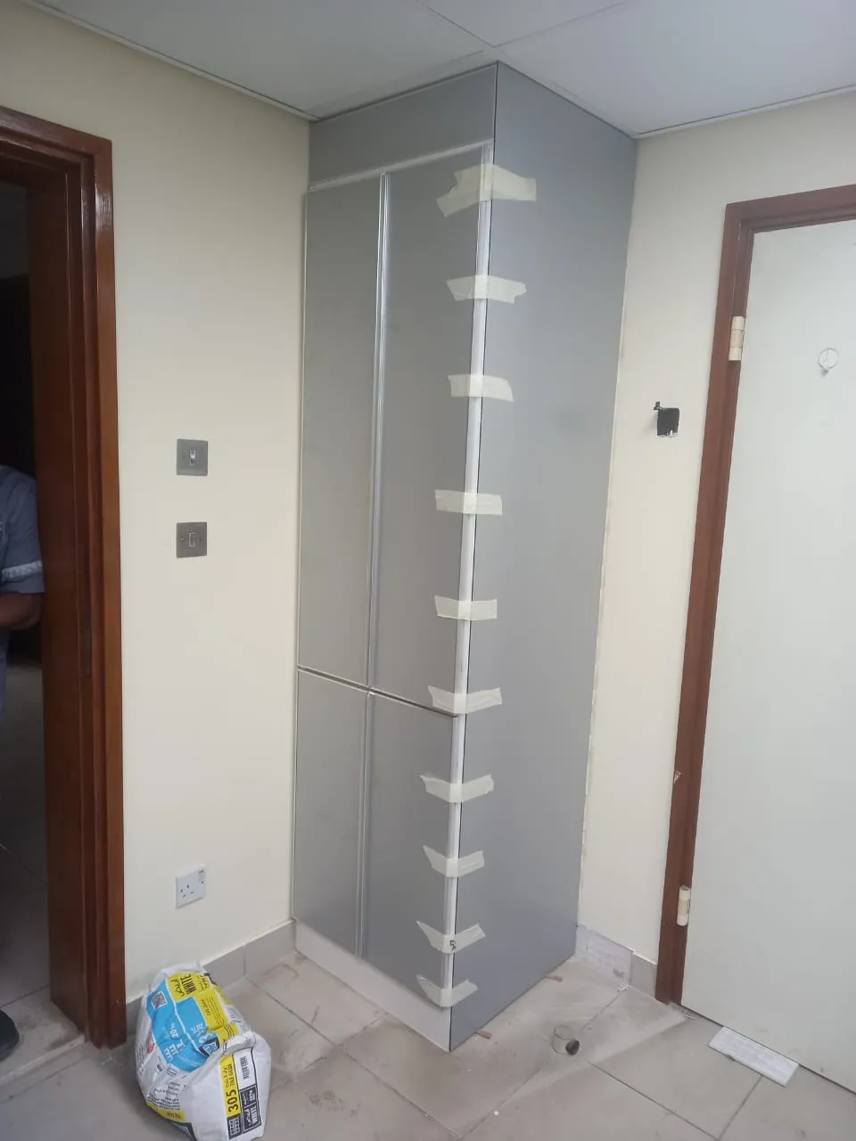 Wardrobe installation, Dubai villa interior fit-out — photo 4